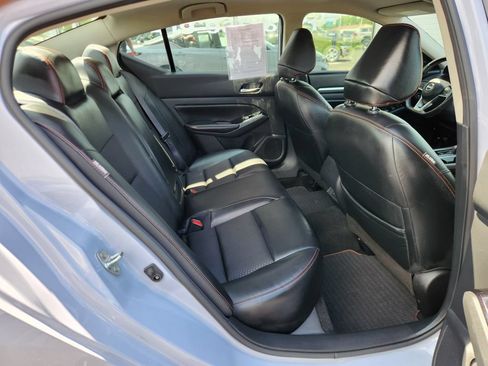 Used 2024 Nissan Altima 2.5 SR FWD image 13