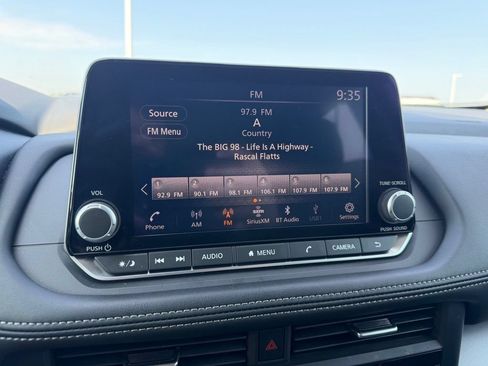 Used 2024 Nissan Rogue SV w/ SV Premium Package FWD image 24