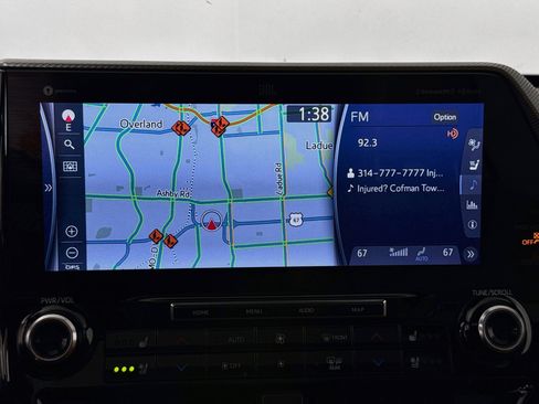 Used 2021 Toyota Highlander Platinum AWD/4WD image 16