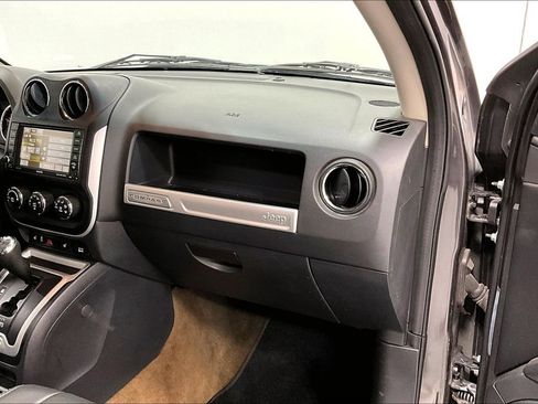 Used 2016 Jeep Compass High Altitude FWD image 19