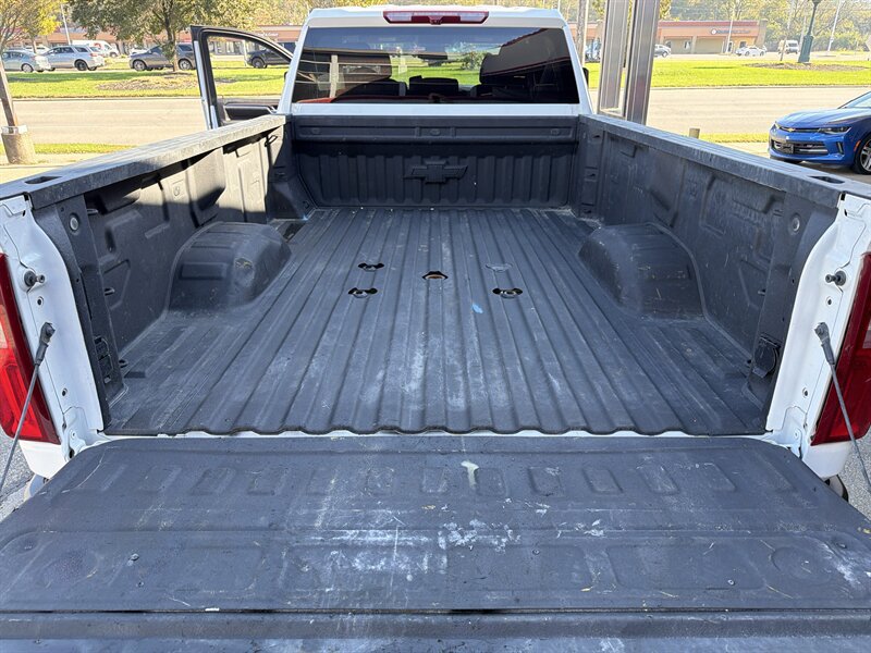 Used 2025 Chevrolet Silverado 3500 LT w/ Safety Package AWD/4WD image 29