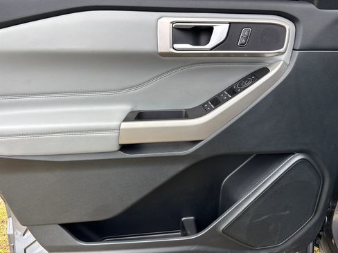 Used 2023 Ford Explorer XLT w/ Equipment Group 202A image 19