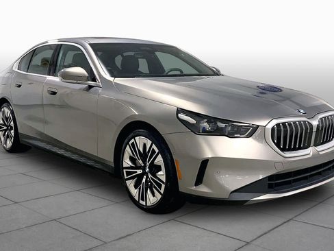 Used 2026 BMW 540i xDrive AWD/4WD image 2