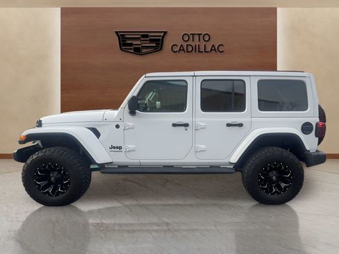 Used 2020 Jeep Wrangler Unlimited Sahara image 2