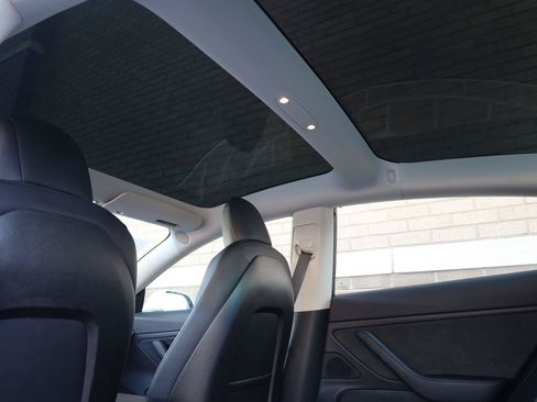 Used 2018 Tesla Model 3 Long Range RWD image 19