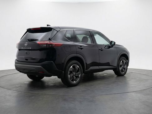 Used 2025 Nissan Rogue SV AWD/4WD image 9