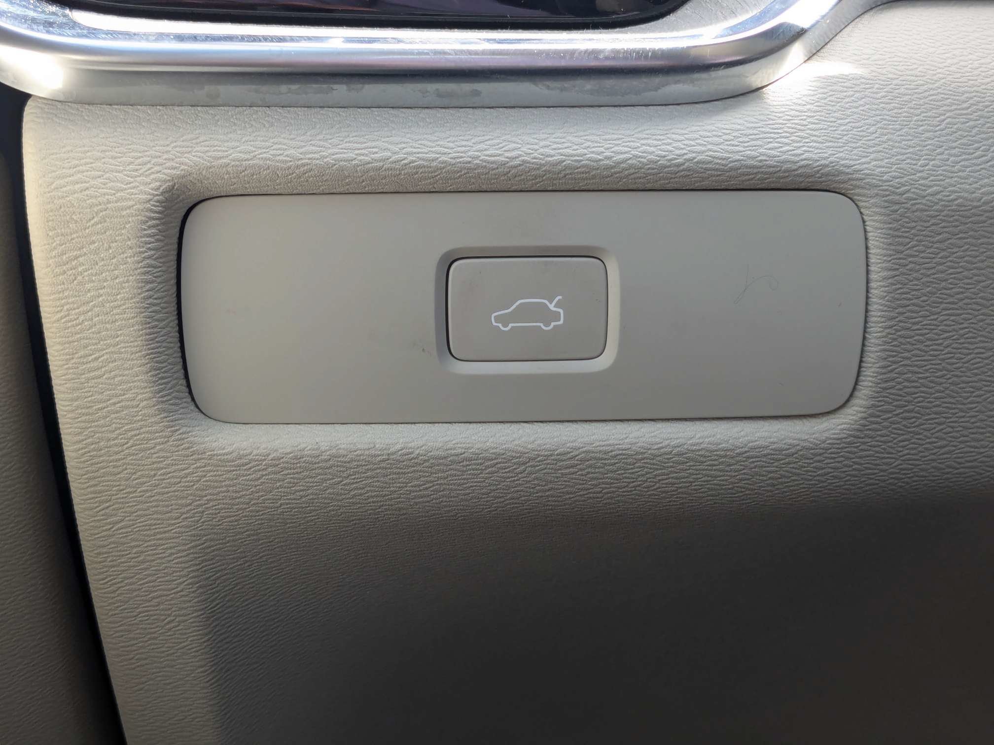 Used 2024 Volvo S60 B5 Plus FWD image 25