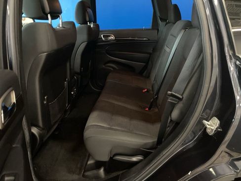 Used 2013 Jeep Grand Cherokee Laredo w/ Laredo E Group image 10