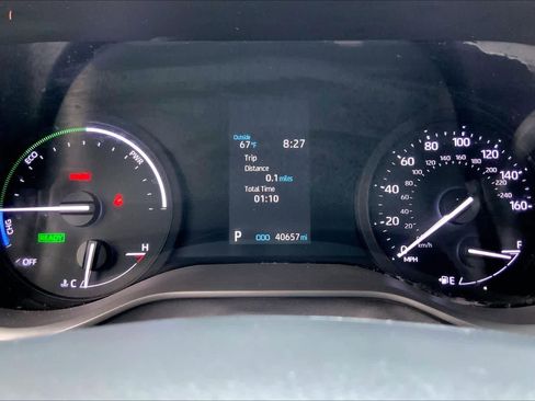 Used 2022 Toyota Sienna XLE image 25