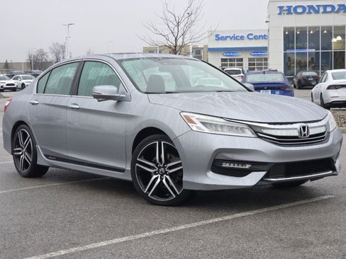 Certified 2017 Honda Accord Touring image 2