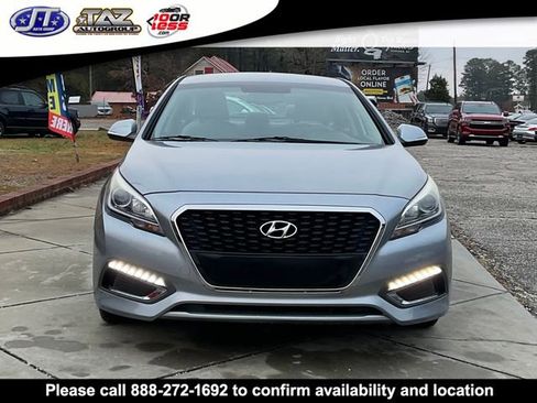 Used 2016 Hyundai Sonata SE image 2