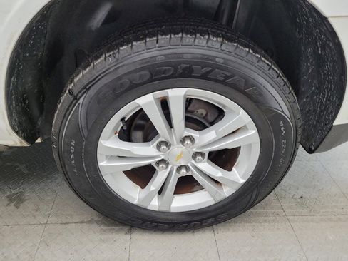 Used 2015 Chevrolet Equinox LS image 31