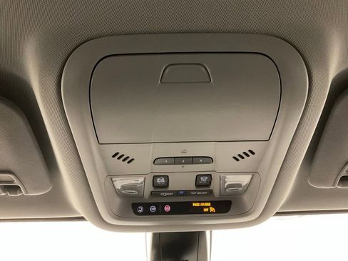 Used 2022 GMC Acadia SLT image 28