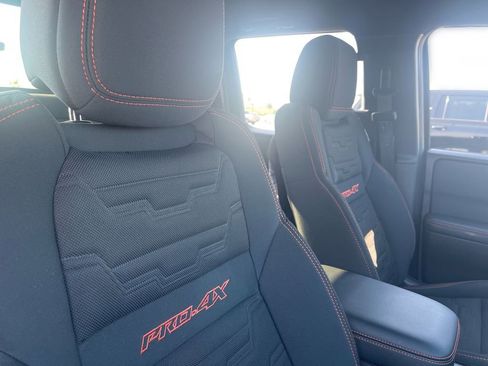 Used 2025 Nissan Frontier PRO-4X image 38