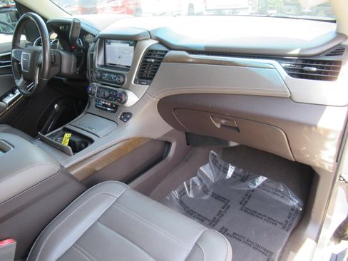 Used 2019 GMC Yukon Denali w/ Denali Ultimate Package RWD image 11