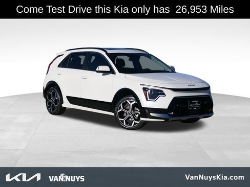Used 2023 Kia Niro EX Touring image 1