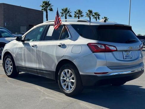 Used 2019 Chevrolet Equinox LT image 2