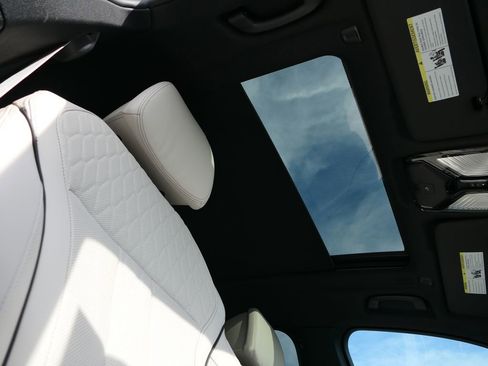 Used 2022 BMW X5 M50i w/ Executive Package image 27