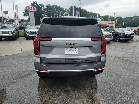 Used 2025 GMC Yukon Elevation AWD/4WD image 6