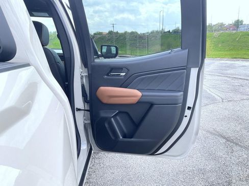 New 2026 GMC Canyon AT4 w/ Nightfall Essentials Package AWD/4WD image 17