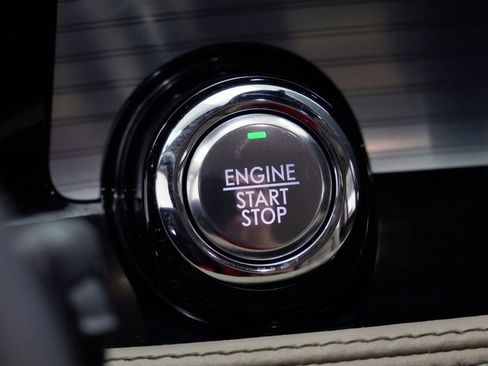 Used 2021 Lincoln Corsair AWD w/ Equipment Group 101A image 28