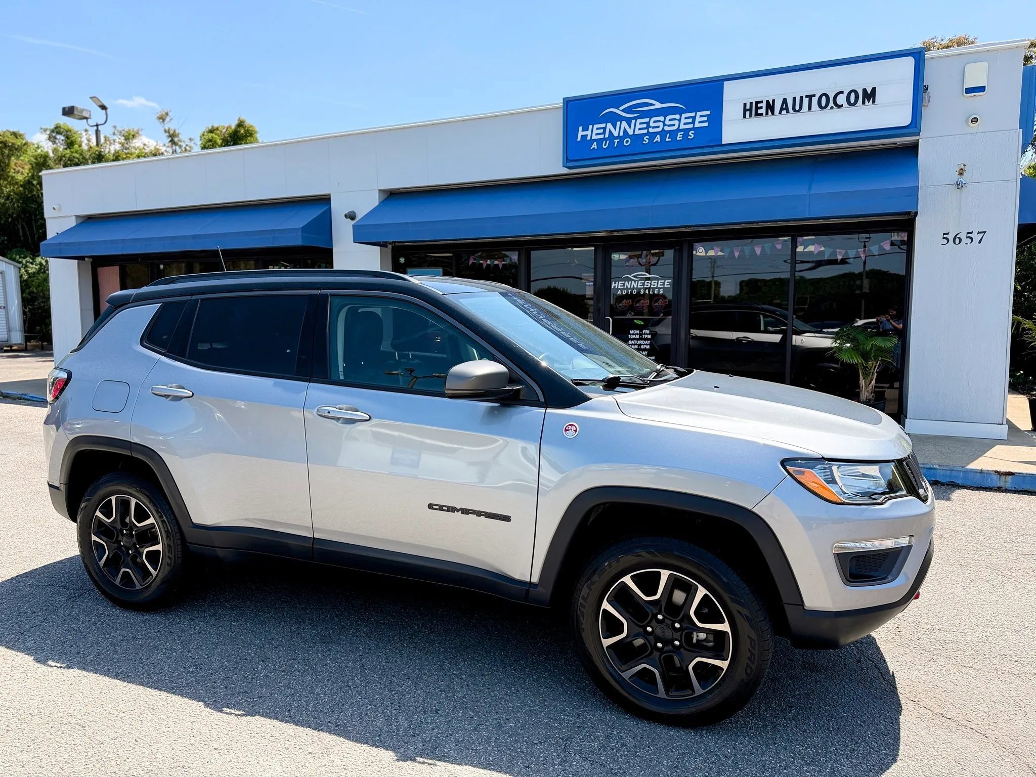 Used 2019 Jeep Compass Trailhawk w/ Cold Weather Group AWD/4WD image 16