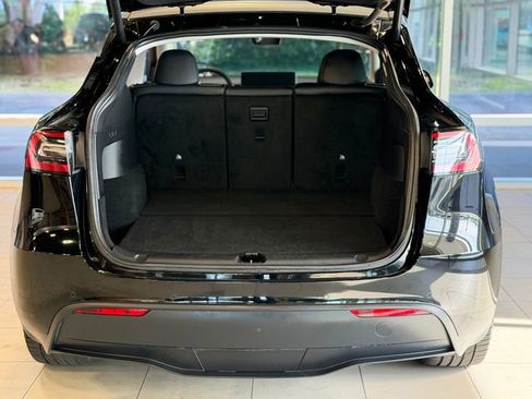 Used 2021 Tesla Model Y Long Range AWD/4WD image 33