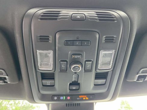Used 2023 GMC Yukon XL Denali w/ Advanced Technology Package AWD/4WD image 26