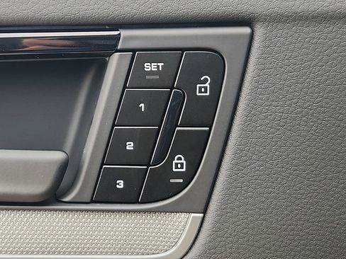 New 2026 Porsche Cayenne image 17