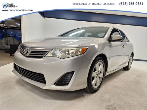 Used 2012 Toyota Camry FWD image 11