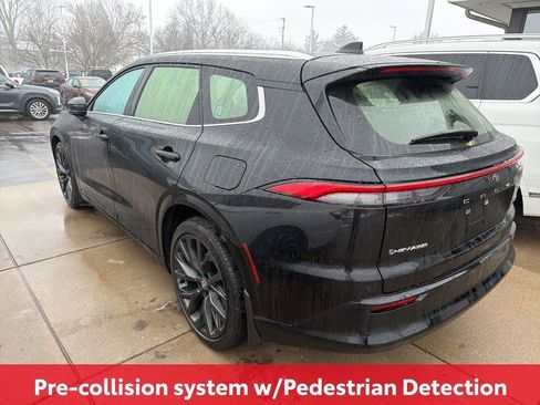 Certified 2025 Toyota Crown Signia image 13