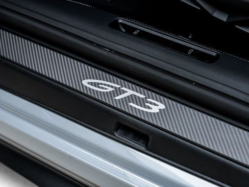 Used 2026 Porsche 911 GT3 RWD image 38