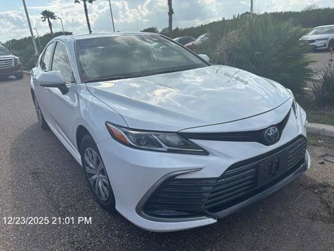Certified 2023 Toyota Camry LE image 1
