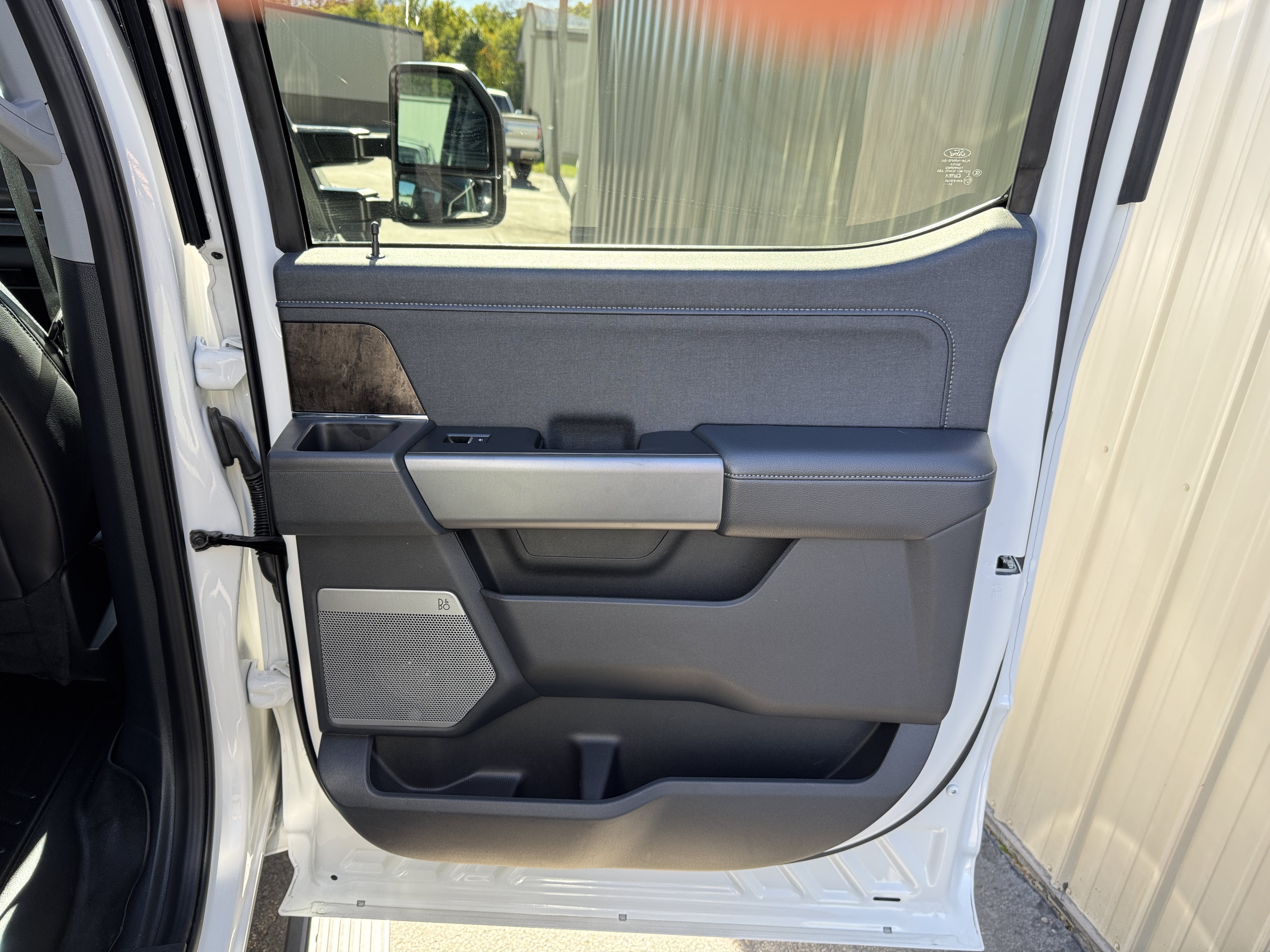 Used 2024 Ford F350 Lariat w/ Lariat Ultimate Package AWD/4WD image 38