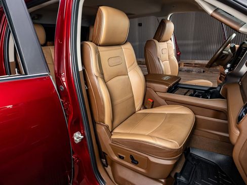 Used 2023 RAM 3500 Limited image 30