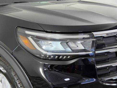 New 2026 Ford Explorer Active w/ Active Comfort Package RWD image 7