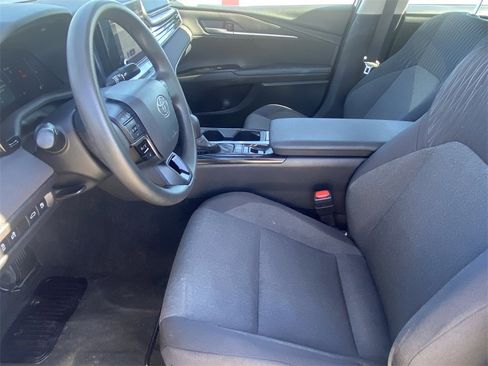 Used 2025 Toyota Camry LE image 6