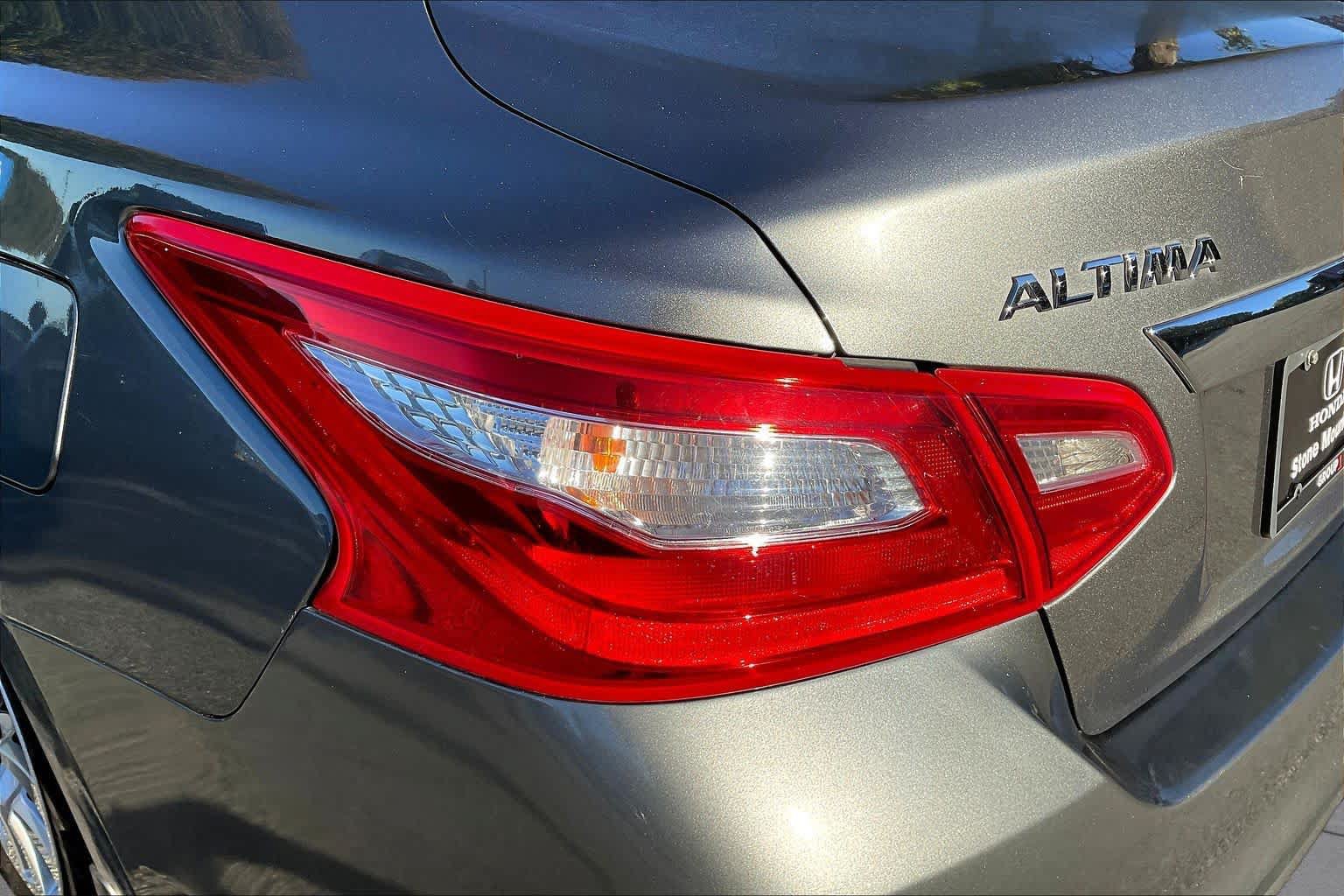 Used 2016 Nissan Altima 2.5 S w/ Power Driver Seat Package FWD image 27