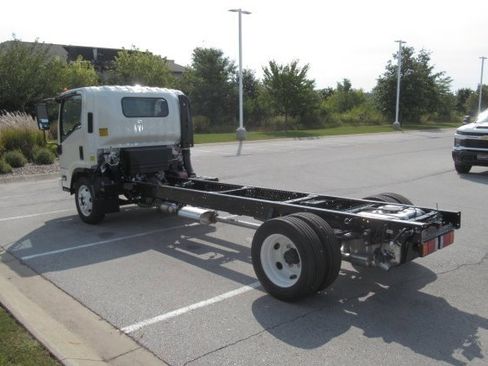 New 2025 Chevrolet Low Cab Forward image 5