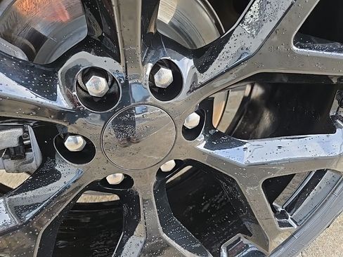 Used 2025 GMC Yukon Denali image 28