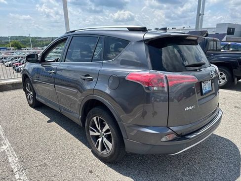 Used 2018 Toyota RAV4 XLE AWD/4WD image 6