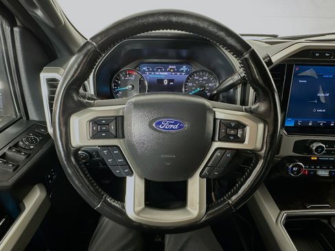 Used 2022 Ford F250 Lariat w/ Black Appearance Package image 11