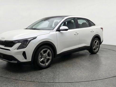 Used 2025 Kia K4 LXS image 3