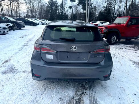 Used 2017 Lexus CT 200h Hybrid 4D Hatchback image 4