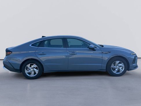 New 2026 Hyundai Sonata SE FWD image 2