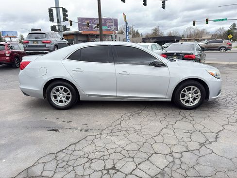 Used 2017 Chevrolet Cruze LT w/ Convenience Package image 9