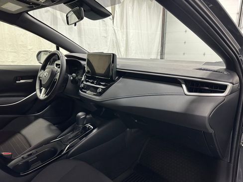 Used 2025 Toyota Corolla SE image 61