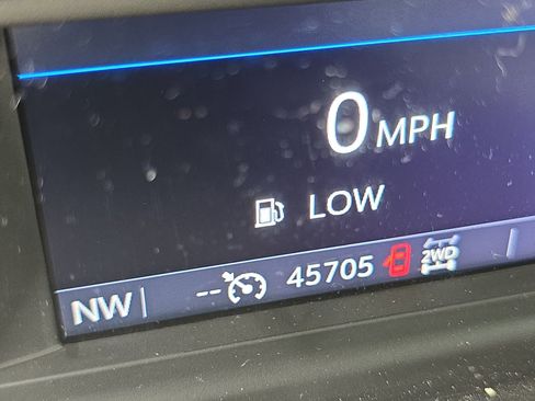 Used 2022 Chevrolet Silverado 1500 LT Trail Boss w/ Convenience Package II image 15