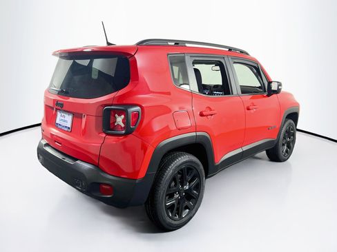 Used 2023 Jeep Renegade Altitude w/ Sun/Sound Group AWD/4WD image 5