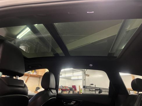 Used 2017 Audi Q7 3.0T Premium image 25